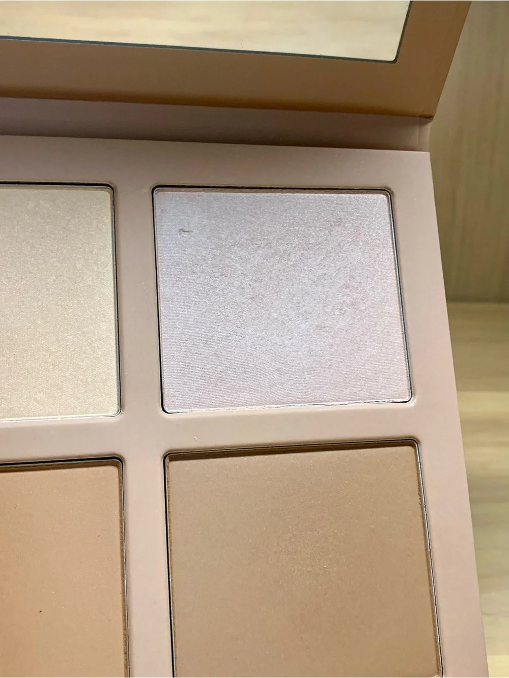 KKW Beauty Powder Contour & Highlight Kit in Medium. New!